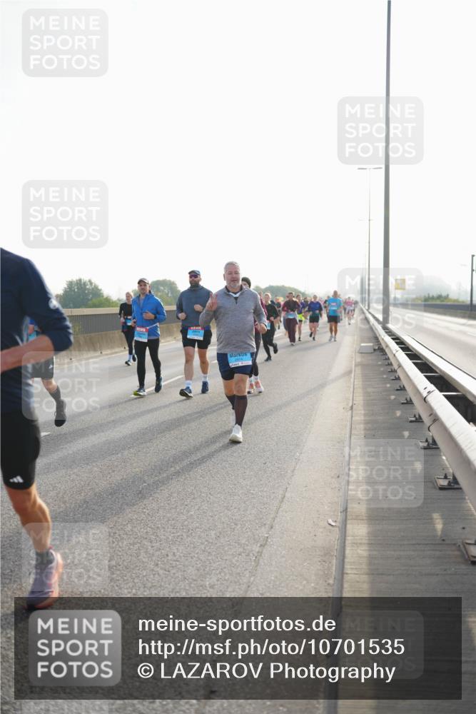 03.10.2026 - Köhlbrandbrückenlauf LAZAROV Photography http://msf.ph/oto/10701535 03.10.2026 09:26:15 Position 3  meine-sportfotos.de