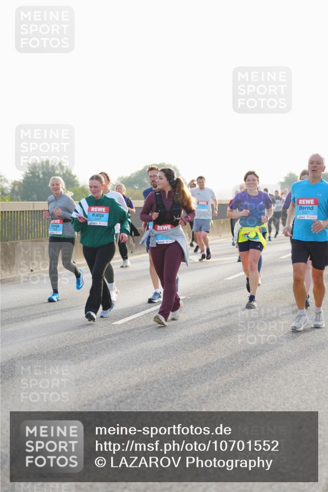 03.10.2026 - Köhlbrandbrückenlauf LAZAROV Photography http://msf.ph/oto/10701552 03.10.2026 09:26:20 Position 3 2957, 2770, 3327 meine-sportfotos.de