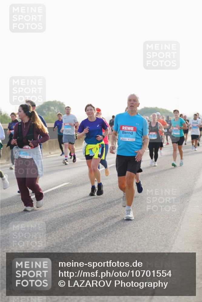 03.10.2026 - Köhlbrandbrückenlauf LAZAROV Photography http://msf.ph/oto/10701554 03.10.2026 09:26:21 Position 3 2770, 3327 meine-sportfotos.de