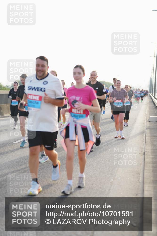 03.10.2026 - Köhlbrandbrückenlauf LAZAROV Photography http://msf.ph/oto/10701591 03.10.2026 09:26:31 Position 3  meine-sportfotos.de