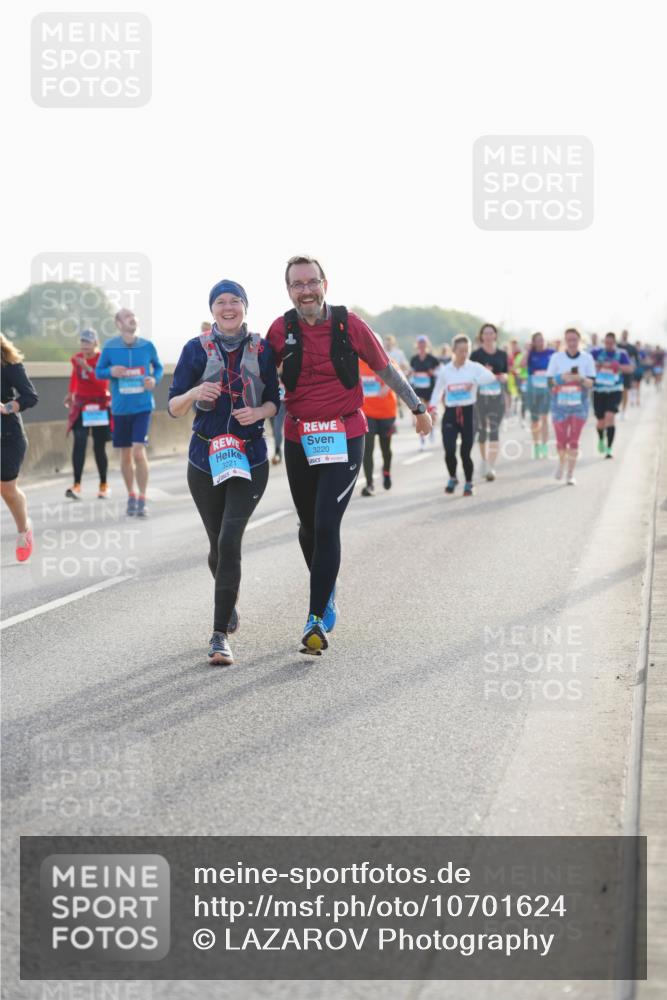 03.10.2026 - Köhlbrandbrückenlauf LAZAROV Photography http://msf.ph/oto/10701624 03.10.2026 09:26:40 Position 3 3221, 3220 meine-sportfotos.de