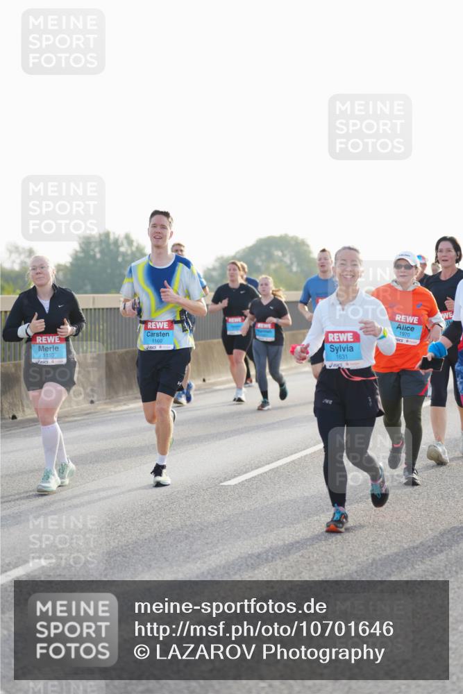 03.10.2026 - Köhlbrandbrückenlauf LAZAROV Photography http://msf.ph/oto/10701646 03.10.2026 09:26:45 Position 3 1159, 1160, 1631, 1970 meine-sportfotos.de