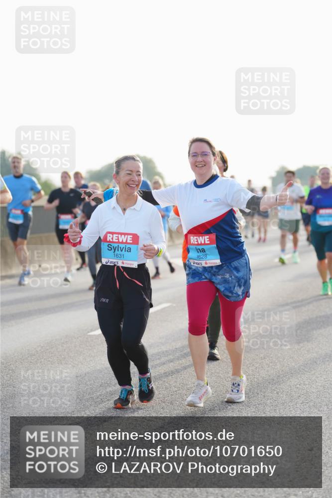 03.10.2026 - Köhlbrandbrückenlauf LAZAROV Photography http://msf.ph/oto/10701650 03.10.2026 09:26:46 Position 3 1631, 1628 meine-sportfotos.de