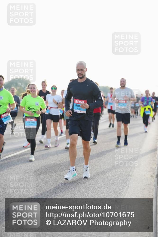 03.10.2026 - Köhlbrandbrückenlauf LAZAROV Photography http://msf.ph/oto/10701675 03.10.2026 09:26:54 Position 3 1040, 1041, 3267 meine-sportfotos.de