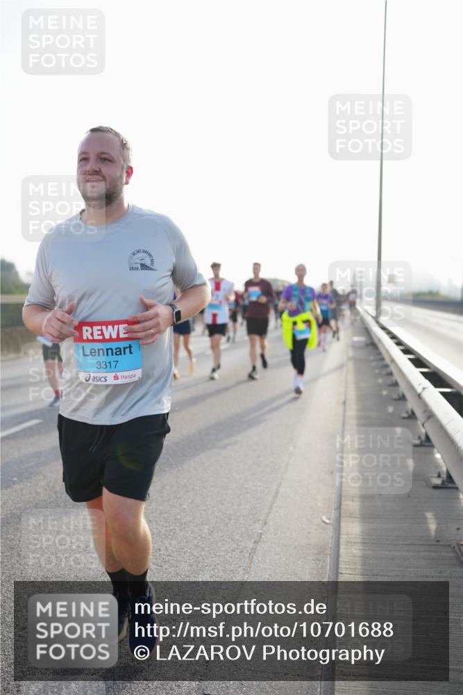 03.10.2026 - Köhlbrandbrückenlauf LAZAROV Photography http://msf.ph/oto/10701688 03.10.2026 09:26:58 Position 3 3317, 2026 meine-sportfotos.de