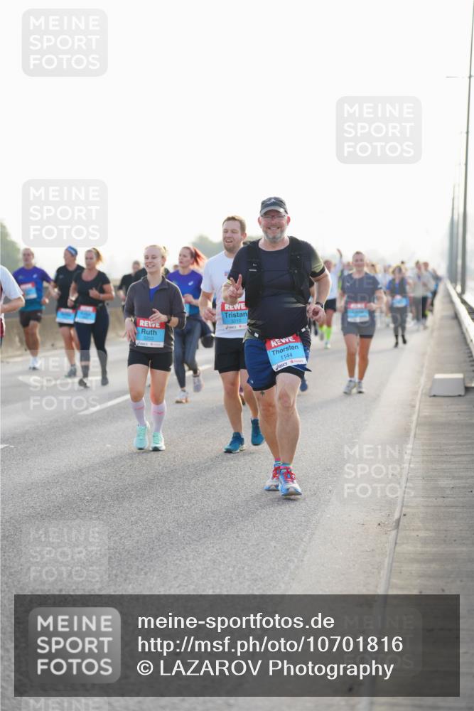 03.10.2026 - Köhlbrandbrückenlauf LAZAROV Photography http://msf.ph/oto/10701816 03.10.2026 09:27:39 Position 3 3203, 3210, 1144 meine-sportfotos.de