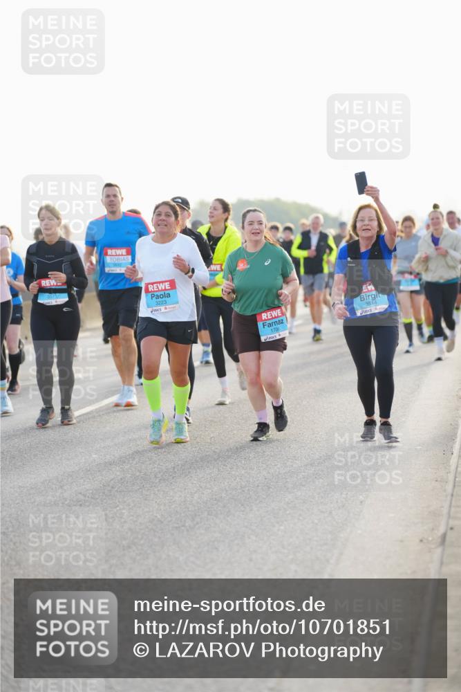 03.10.2026 - Köhlbrandbrückenlauf LAZAROV Photography http://msf.ph/oto/10701851 03.10.2026 09:27:46 Position 3 3223, 1706, 3514 meine-sportfotos.de