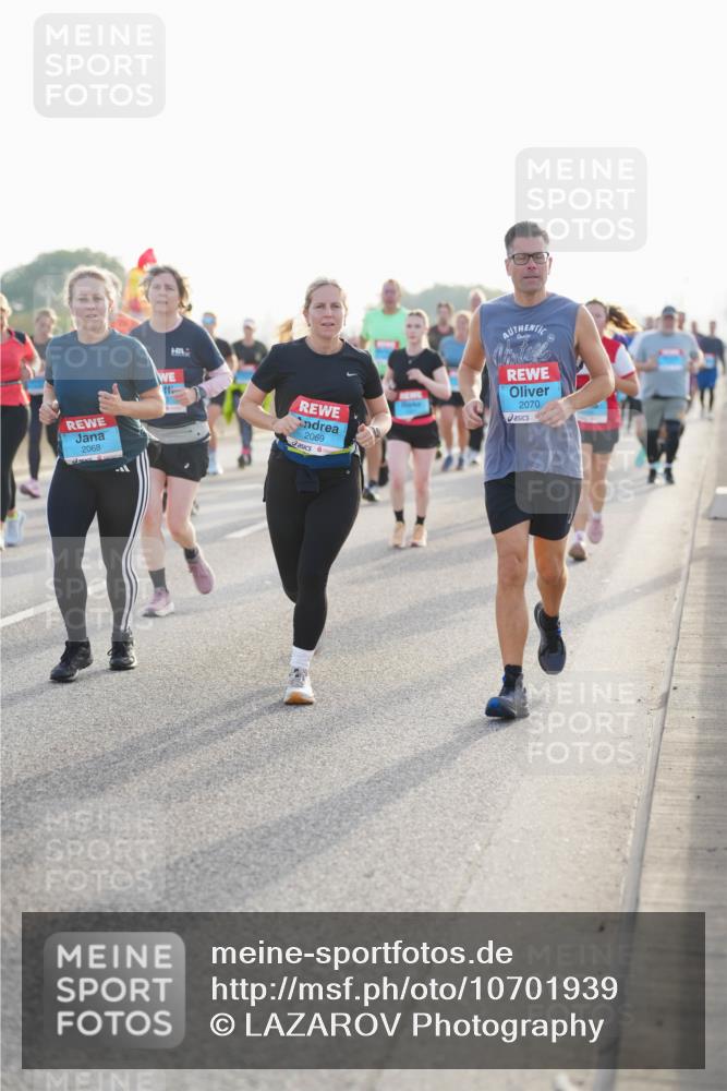 03.10.2026 - Köhlbrandbrückenlauf LAZAROV Photography http://msf.ph/oto/10701939 03.10.2026 09:28:12 Position 3 2068, 2069, 2070 meine-sportfotos.de