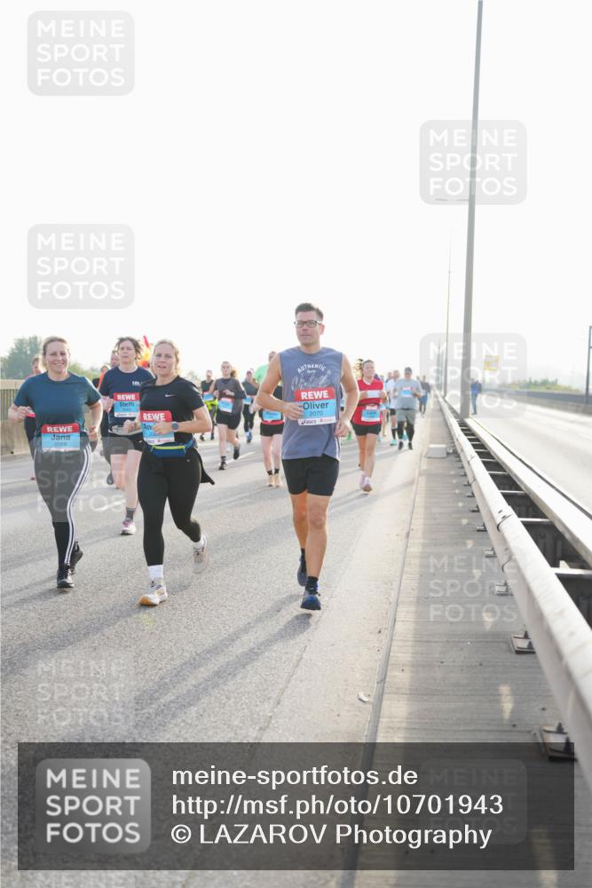 03.10.2026 - Köhlbrandbrückenlauf LAZAROV Photography http://msf.ph/oto/10701943 03.10.2026 09:28:13 Position 3 2068, 200, 2070 meine-sportfotos.de