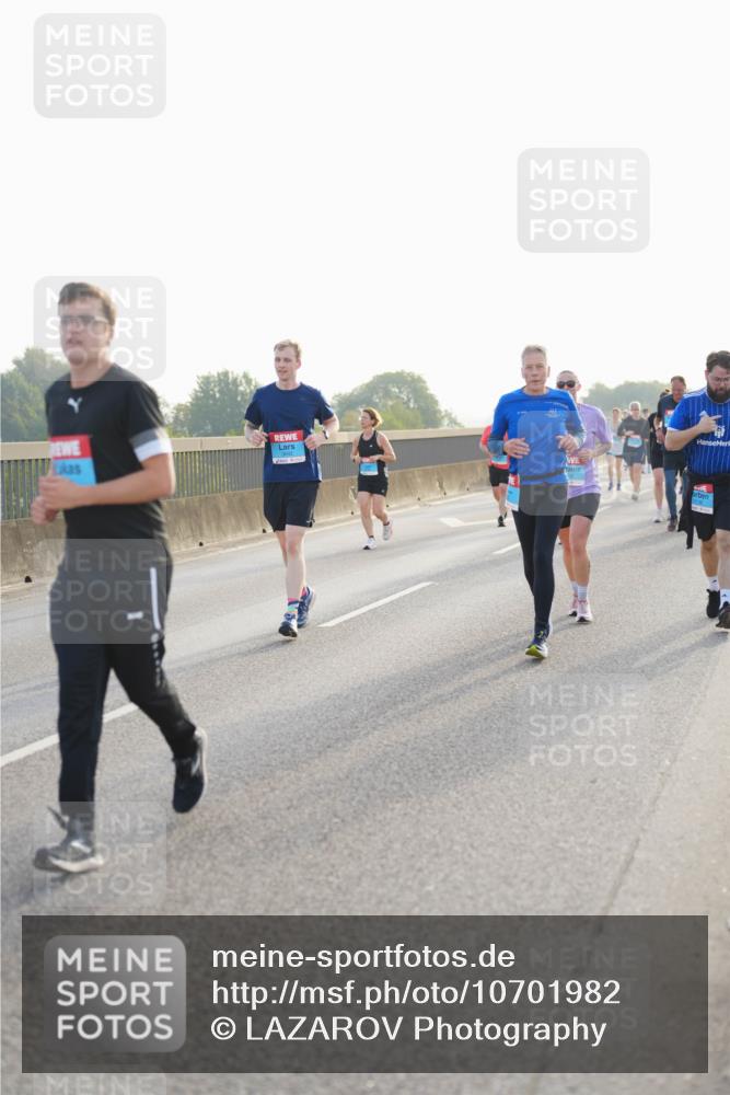 03.10.2026 - Köhlbrandbrückenlauf LAZAROV Photography http://msf.ph/oto/10701982 03.10.2026 09:28:24 Position 3  meine-sportfotos.de