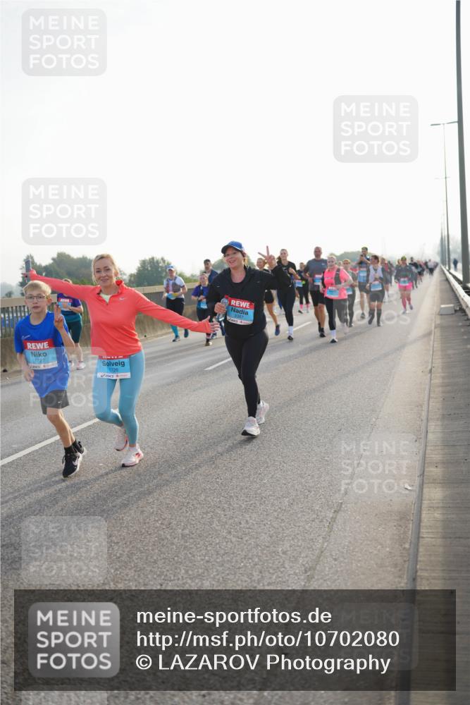 03.10.2026 - Köhlbrandbrückenlauf LAZAROV Photography http://msf.ph/oto/10702080 03.10.2026 09:28:55 Position 3 1727, 1726, 3387 meine-sportfotos.de