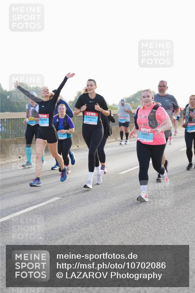03.10.2026 - Köhlbrandbrückenlauf LAZAROV Photography http://msf.ph/oto/10702086 03.10.2026 09:28:57 Position 3 1982, 1981, 3573, 1433 meine-sportfotos.de