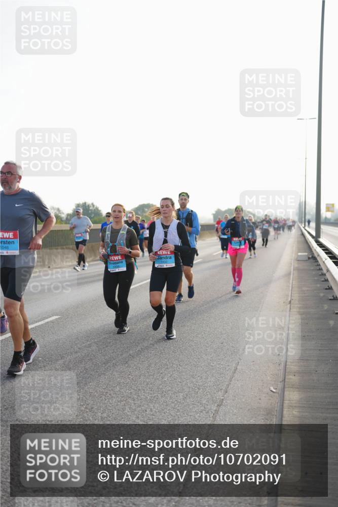 03.10.2026 - Köhlbrandbrückenlauf LAZAROV Photography http://msf.ph/oto/10702091 03.10.2026 09:28:59 Position 3 1046, 1433 meine-sportfotos.de