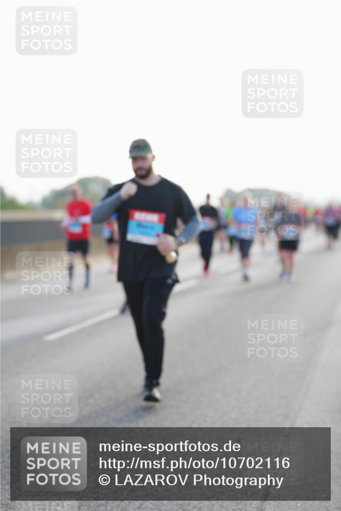 03.10.2026 - Köhlbrandbrückenlauf LAZAROV Photography http://msf.ph/oto/10702116 03.10.2026 09:29:08 Position 3  meine-sportfotos.de