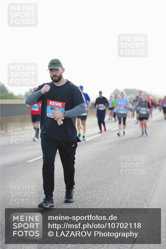 03.10.2026 - Köhlbrandbrückenlauf LAZAROV Photography http://msf.ph/oto/10702118 03.10.2026 09:29:08 Position 3  meine-sportfotos.de