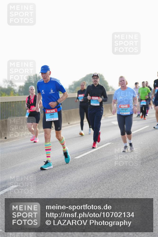 03.10.2026 - Köhlbrandbrückenlauf LAZAROV Photography http://msf.ph/oto/10702134 03.10.2026 09:29:12 Position 3 1220, 3557, 1215 meine-sportfotos.de