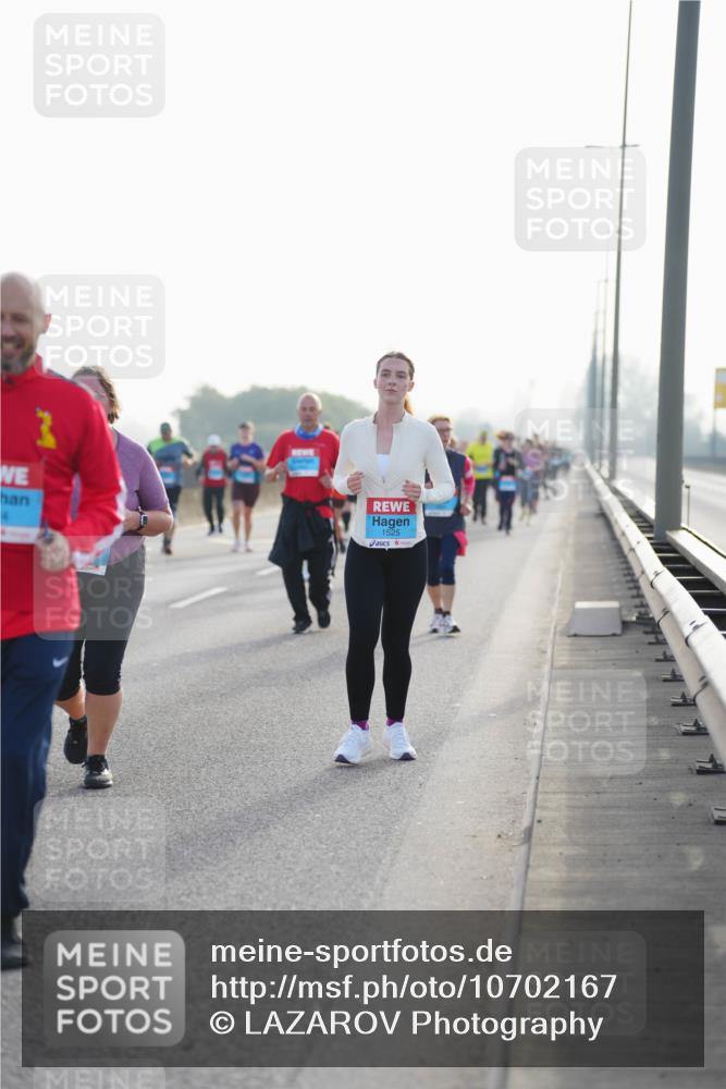 03.10.2026 - Köhlbrandbrückenlauf LAZAROV Photography http://msf.ph/oto/10702167 03.10.2026 09:29:20 Position 3 4, 3, 1525 meine-sportfotos.de