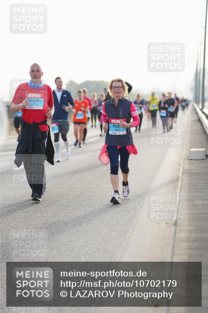 03.10.2026 - Köhlbrandbrückenlauf LAZAROV Photography http://msf.ph/oto/10702179 03.10.2026 09:29:23 Position 3 3462, 3465 meine-sportfotos.de