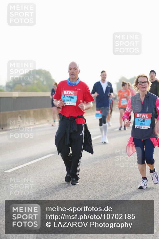 03.10.2026 - Köhlbrandbrückenlauf LAZAROV Photography http://msf.ph/oto/10702185 03.10.2026 09:29:24 Position 3 3462, 3465 meine-sportfotos.de