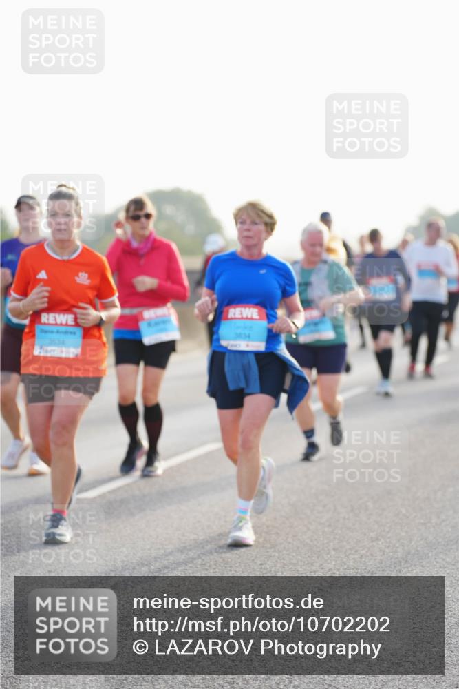 03.10.2026 - Köhlbrandbrückenlauf LAZAROV Photography http://msf.ph/oto/10702202 03.10.2026 09:29:30 Position 3 3634, 3834 meine-sportfotos.de