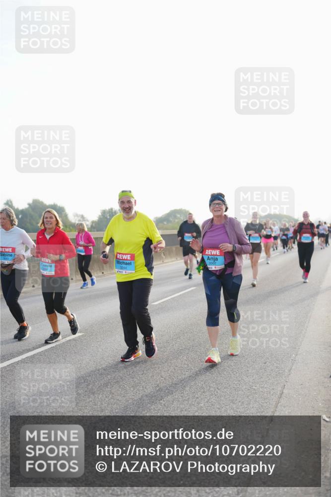 03.10.2026 - Köhlbrandbrückenlauf LAZAROV Photography http://msf.ph/oto/10702220 03.10.2026 09:29:39 Position 3 3683, 3684, 3244, 3507 meine-sportfotos.de