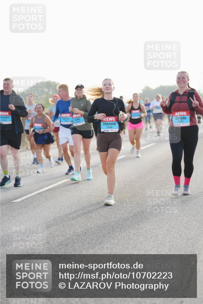 03.10.2026 - Köhlbrandbrückenlauf LAZAROV Photography http://msf.ph/oto/10702223 03.10.2026 09:29:41 Position 3 3538, 3466, 3551 meine-sportfotos.de