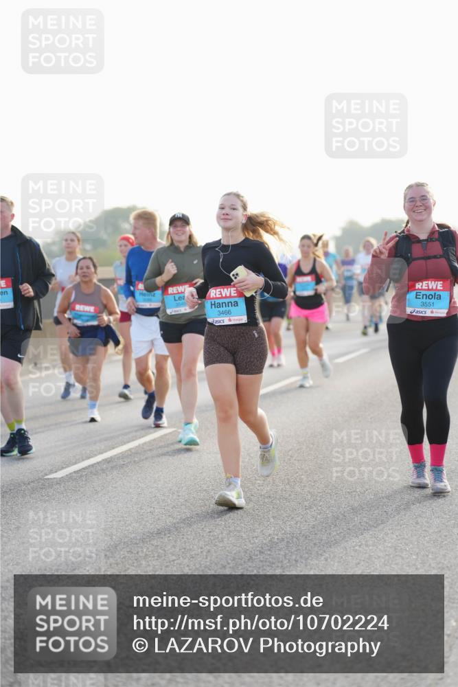 03.10.2026 - Köhlbrandbrückenlauf LAZAROV Photography http://msf.ph/oto/10702224 03.10.2026 09:29:41 Position 3 3545, 3466, 3551 meine-sportfotos.de