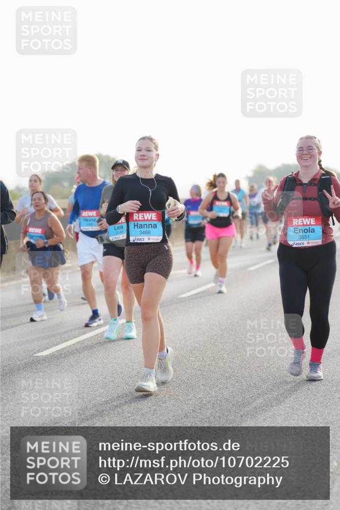 03.10.2026 - Köhlbrandbrückenlauf LAZAROV Photography http://msf.ph/oto/10702225 03.10.2026 09:29:41 Position 3 3545, 3466, 3551 meine-sportfotos.de