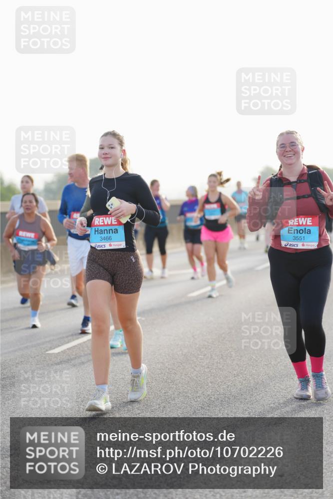 03.10.2026 - Köhlbrandbrückenlauf LAZAROV Photography http://msf.ph/oto/10702226 03.10.2026 09:29:42 Position 3 3466, 3551 meine-sportfotos.de