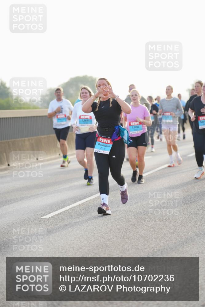 03.10.2026 - Köhlbrandbrückenlauf LAZAROV Photography http://msf.ph/oto/10702236 03.10.2026 09:29:48 Position 3 2075 meine-sportfotos.de