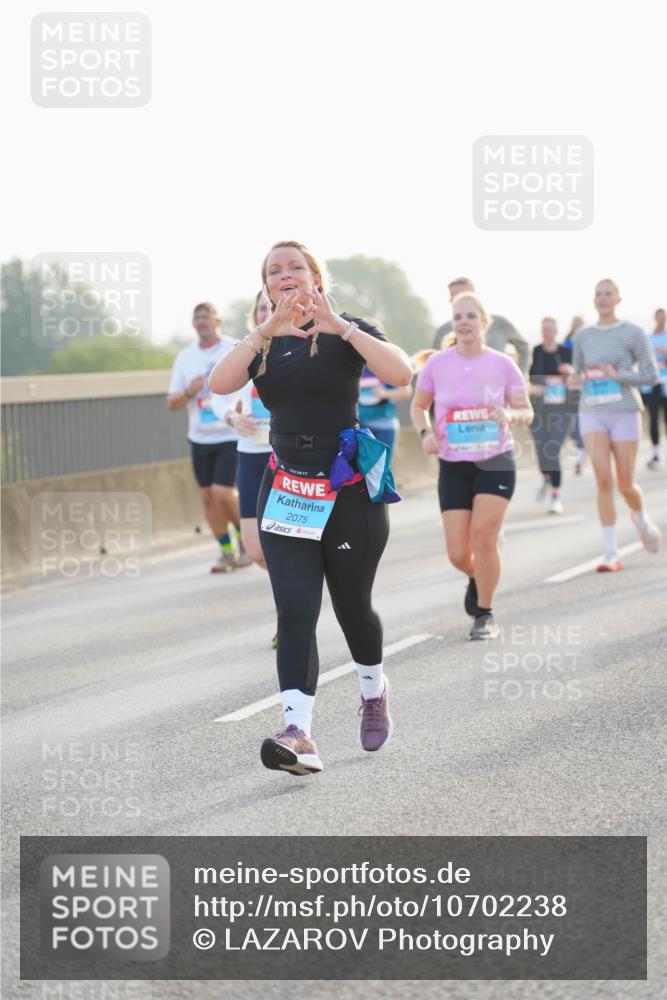 03.10.2026 - Köhlbrandbrückenlauf LAZAROV Photography http://msf.ph/oto/10702238 03.10.2026 09:29:49 Position 3 2075 meine-sportfotos.de