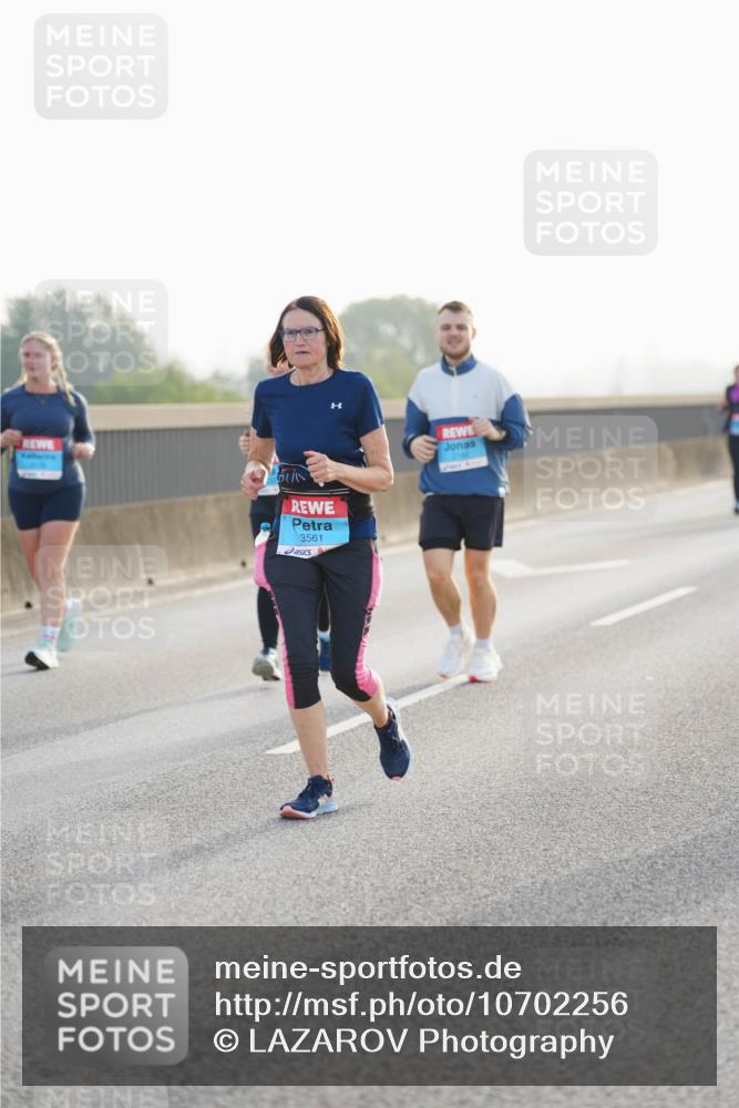 03.10.2026 - Köhlbrandbrückenlauf LAZAROV Photography http://msf.ph/oto/10702256 03.10.2026 09:30:00 Position 3 3561 meine-sportfotos.de