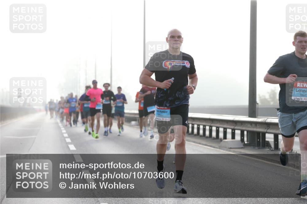 03.10.2026 - Köhlbrandbrückenlauf Jannik Wohlers http://msf.ph/oto/10703600 03.10.2026 09:13:00 Position 3 045, 2041, 1607 meine-sportfotos.de