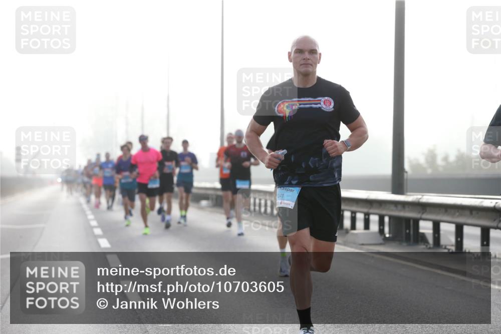 03.10.2026 - Köhlbrandbrückenlauf Jannik Wohlers http://msf.ph/oto/10703605 03.10.2026 09:13:01 Position 3 041 meine-sportfotos.de