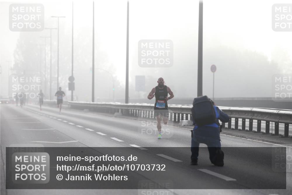 03.10.2026 - Köhlbrandbrückenlauf Jannik Wohlers http://msf.ph/oto/10703732 03.10.2026 09:10:28 Position 3  meine-sportfotos.de
