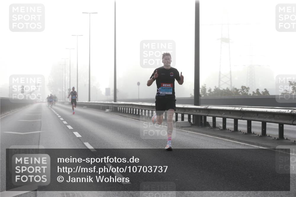 03.10.2026 - Köhlbrandbrückenlauf Jannik Wohlers http://msf.ph/oto/10703737 03.10.2026 09:10:47 Position 3  meine-sportfotos.de