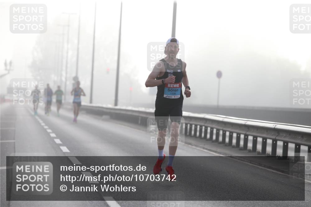 03.10.2026 - Köhlbrandbrückenlauf Jannik Wohlers http://msf.ph/oto/10703742 03.10.2026 09:10:53 Position 3 1508 meine-sportfotos.de