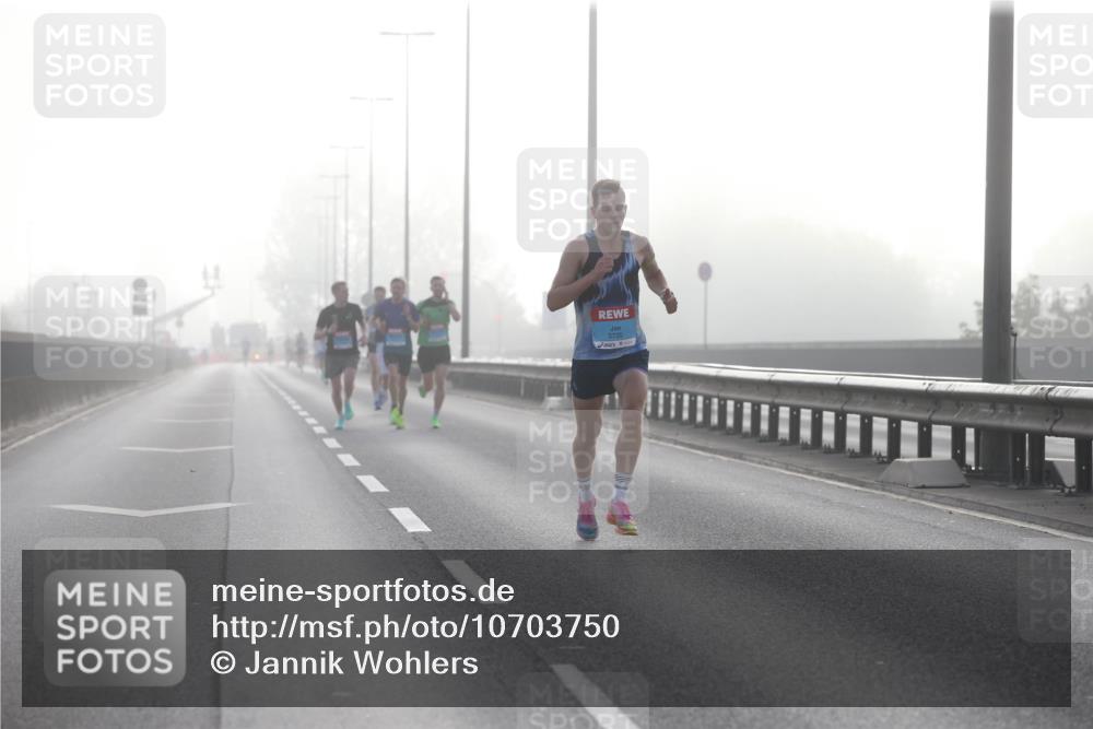 03.10.2026 - Köhlbrandbrückenlauf Jannik Wohlers http://msf.ph/oto/10703750 03.10.2026 09:11:05 Position 3  meine-sportfotos.de