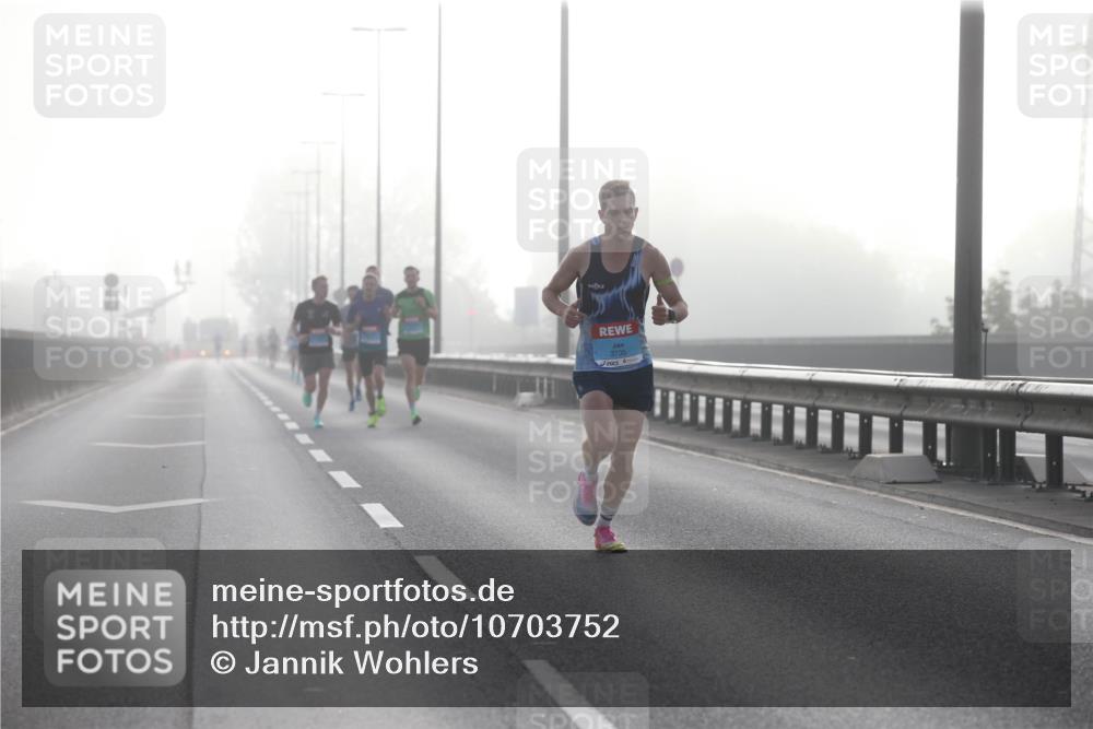 03.10.2026 - Köhlbrandbrückenlauf Jannik Wohlers http://msf.ph/oto/10703752 03.10.2026 09:11:05 Position 3 3735 meine-sportfotos.de