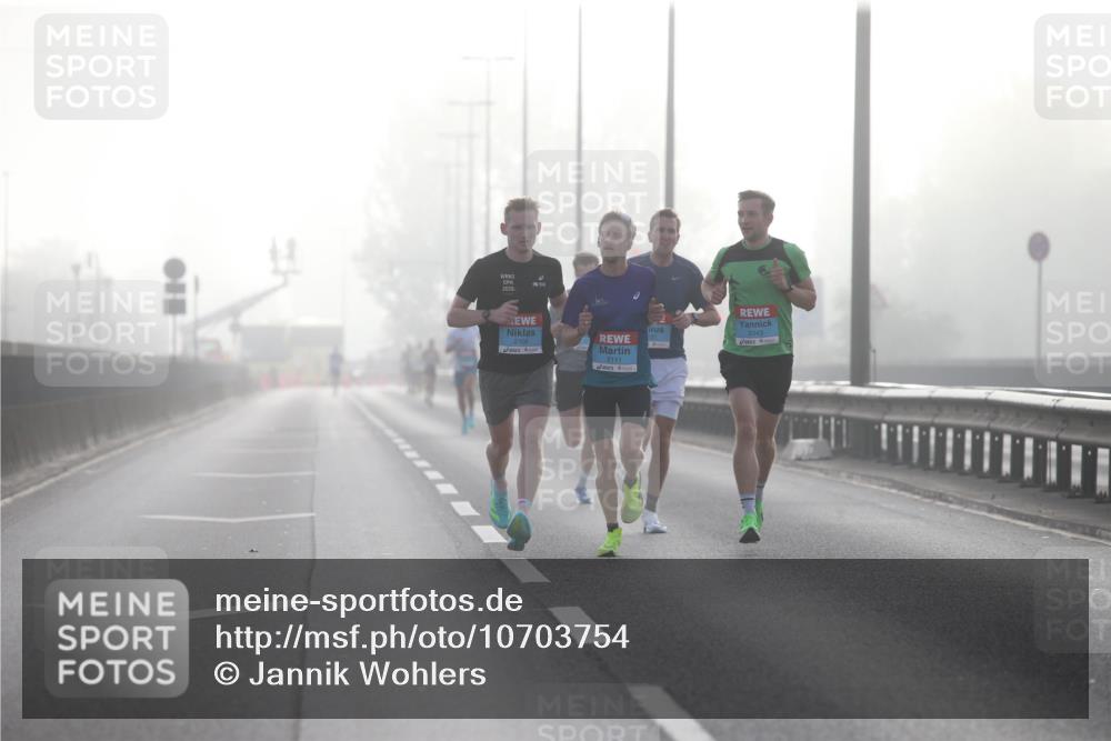 03.10.2026 - Köhlbrandbrückenlauf Jannik Wohlers http://msf.ph/oto/10703754 03.10.2026 09:11:08 Position 3 2028, 2106, 2111, 2043 meine-sportfotos.de