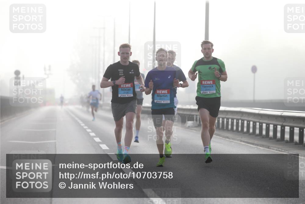 03.10.2026 - Köhlbrandbrückenlauf Jannik Wohlers http://msf.ph/oto/10703758 03.10.2026 09:11:10 Position 3 2026, 2106, 2111, 2043 meine-sportfotos.de