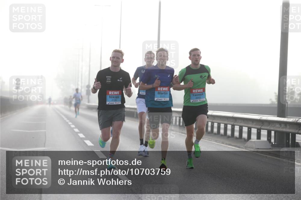 03.10.2026 - Köhlbrandbrückenlauf Jannik Wohlers http://msf.ph/oto/10703759 03.10.2026 09:11:11 Position 3 2026, 2106, 2111, 2043 meine-sportfotos.de
