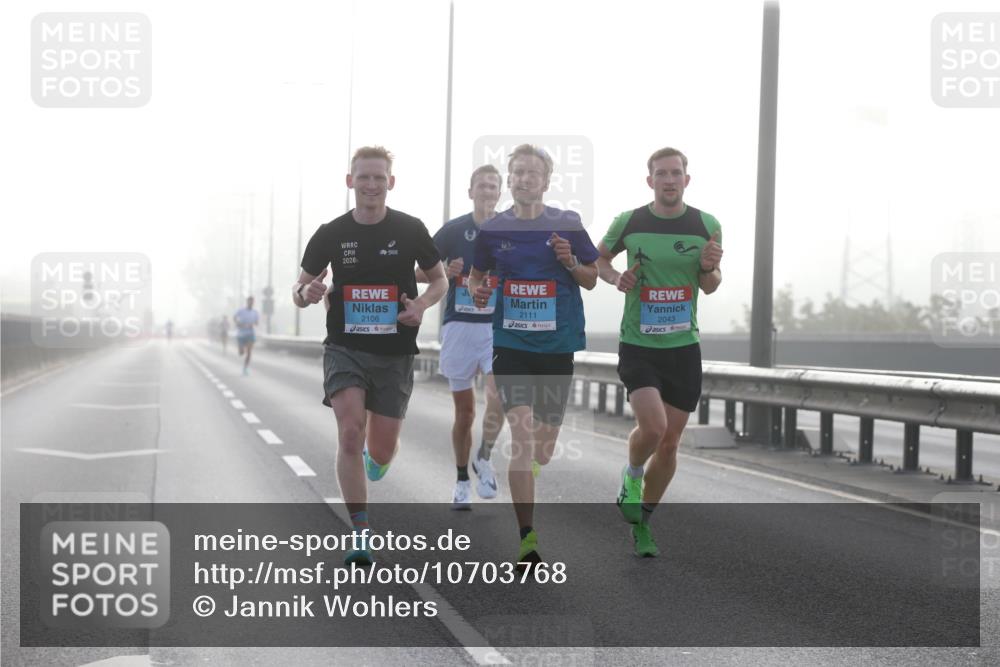 03.10.2026 - Köhlbrandbrückenlauf Jannik Wohlers http://msf.ph/oto/10703768 03.10.2026 09:11:12 Position 3 2026, 2106, 2111, 2043 meine-sportfotos.de