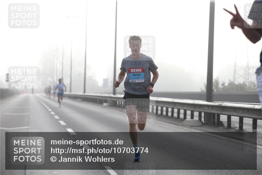 03.10.2026 - Köhlbrandbrückenlauf Jannik Wohlers http://msf.ph/oto/10703774 03.10.2026 09:11:15 Position 3 2102 meine-sportfotos.de