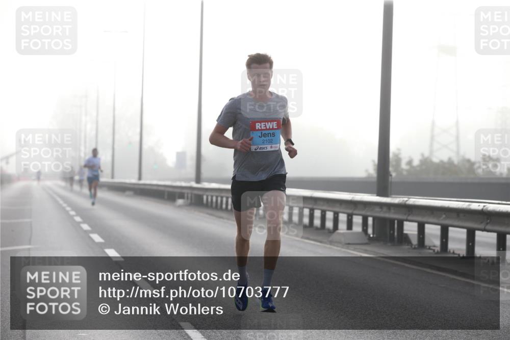03.10.2026 - Köhlbrandbrückenlauf Jannik Wohlers http://msf.ph/oto/10703777 03.10.2026 09:11:15 Position 3 2102 meine-sportfotos.de