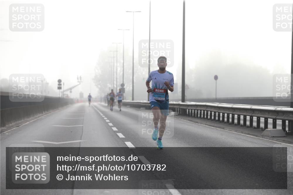 03.10.2026 - Köhlbrandbrückenlauf Jannik Wohlers http://msf.ph/oto/10703782 03.10.2026 09:11:22 Position 3 1063 meine-sportfotos.de
