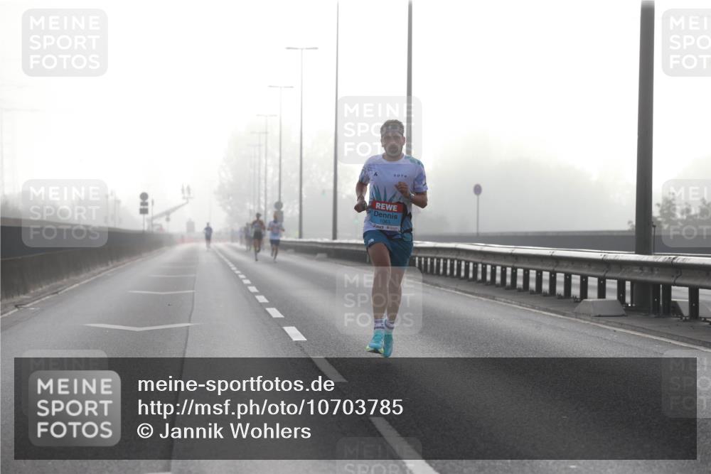 03.10.2026 - Köhlbrandbrückenlauf Jannik Wohlers http://msf.ph/oto/10703785 03.10.2026 09:11:23 Position 3 1063 meine-sportfotos.de