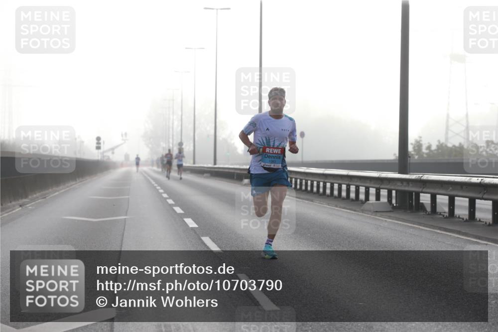03.10.2026 - Köhlbrandbrückenlauf Jannik Wohlers http://msf.ph/oto/10703790 03.10.2026 09:11:23 Position 3 1063 meine-sportfotos.de
