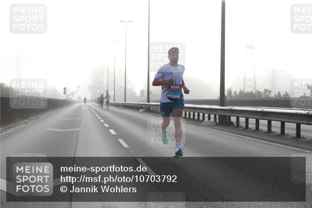 03.10.2026 - Köhlbrandbrückenlauf Jannik Wohlers http://msf.ph/oto/10703792 03.10.2026 09:11:24 Position 3 1063 meine-sportfotos.de