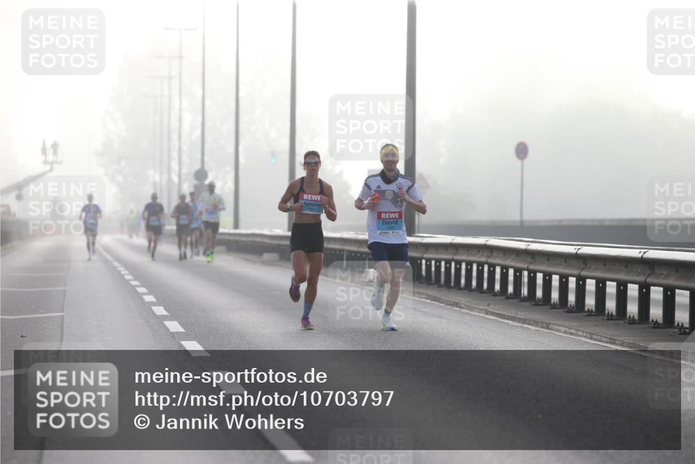 03.10.2026 - Köhlbrandbrückenlauf Jannik Wohlers http://msf.ph/oto/10703797 03.10.2026 09:11:33 Position 3  meine-sportfotos.de
